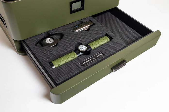 MILITARY GREEN HUMIDOR KIT